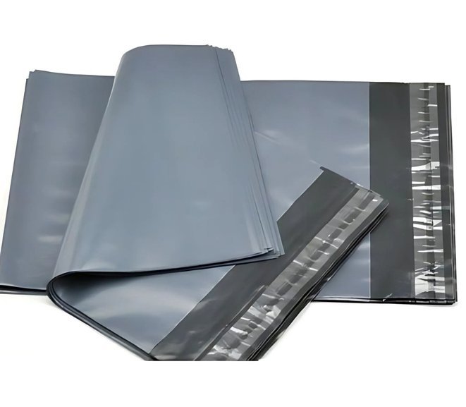shrinkwraps-1.jpg Grey Postage Bags – Eco-Friendly Mailing and Packaging Bags for Clothes and Parcels (43.5″ x 46.5″ / 1105mm x 1181mm) palletwraps - Image 1